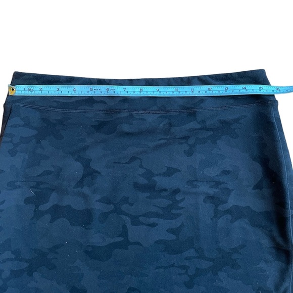 Lululemon Black Camo City High-Low Mini Skirt Size 8 - Athleisure Casual Comfy - Picture 8 of 11